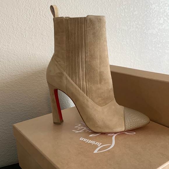 Christian Louboutin Me in the 90’s in champagne - Picture 2 of 8